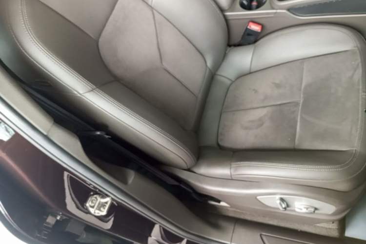 Used Porsche Macan 2017 Macan 2.0T Right Front Seat