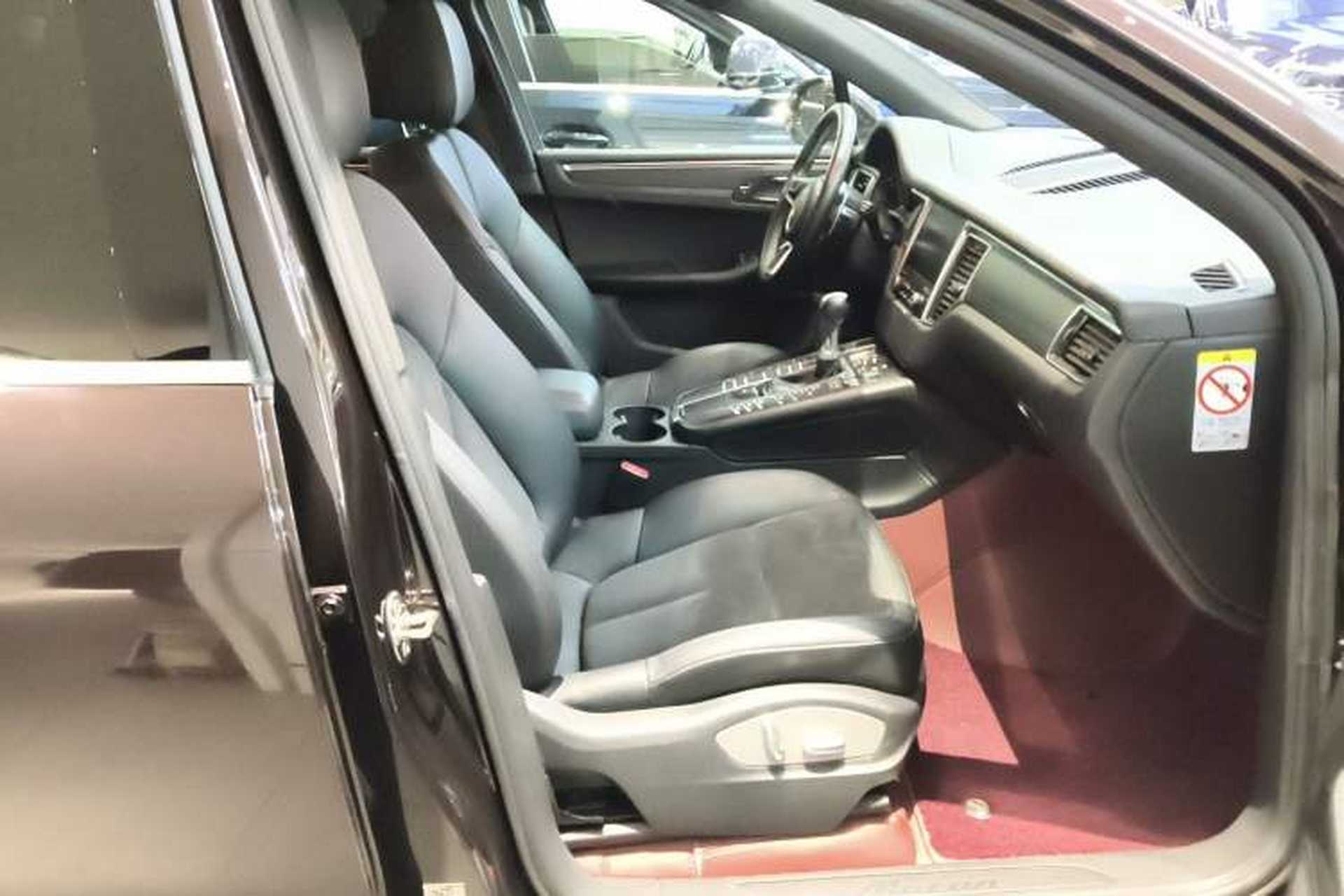 Used Porsche Macan 2017 Macan 2.0T Right Front Seat