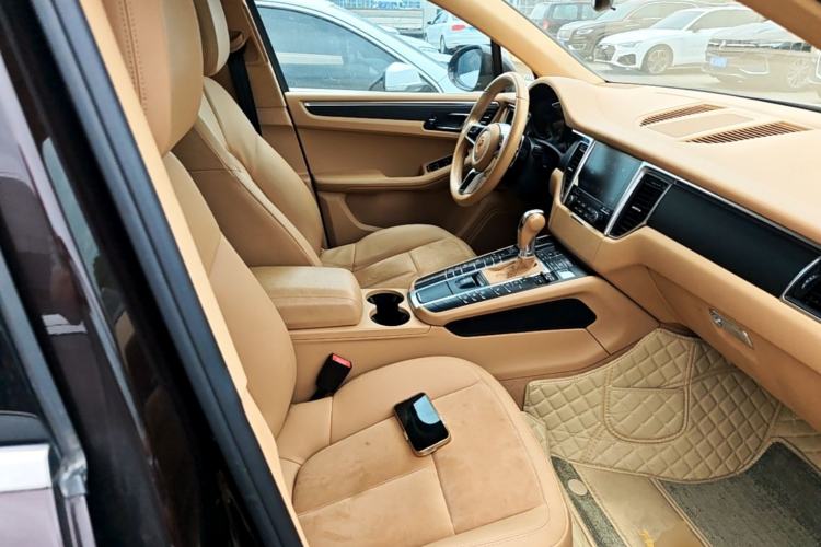 Used Porsche Macan 2017 Macan 2.0T Right Front Seat