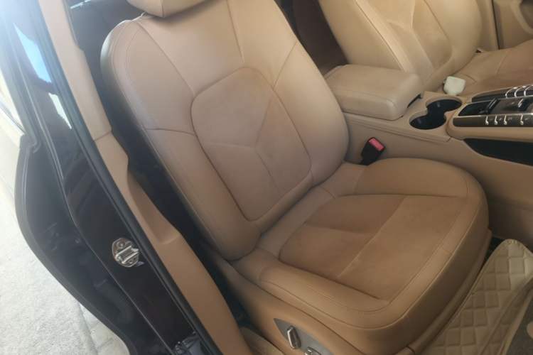 Used Porsche Macan 2017 Macan 2.0T Right Front Seat