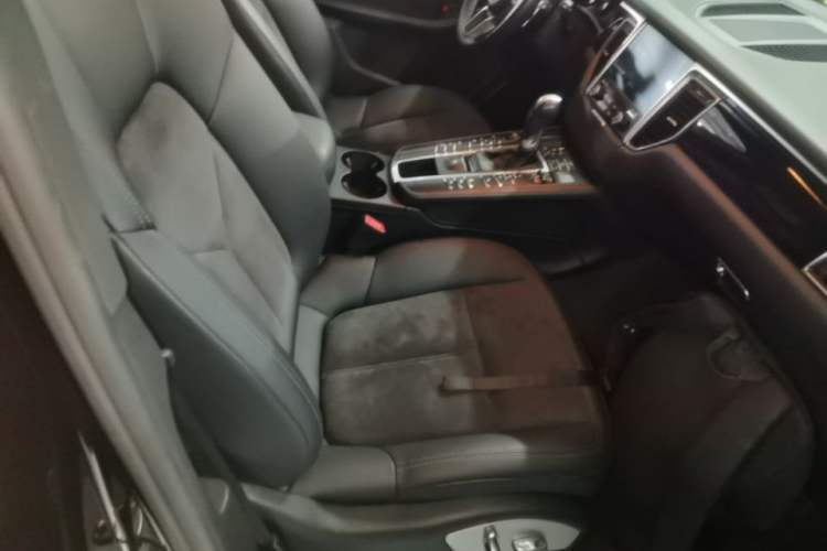 Used Porsche Macan 2017 Macan 2.0T Right Front Seat