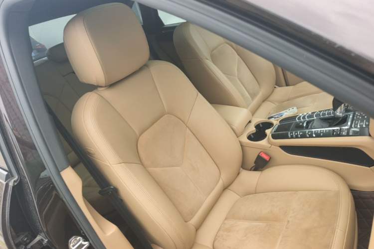 Used Porsche Macan 2017 Macan 2.0T Right Front Seat