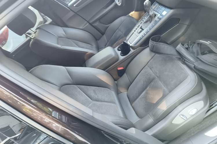 Used Porsche Macan 2017 Macan 2.0T Right Front Seat