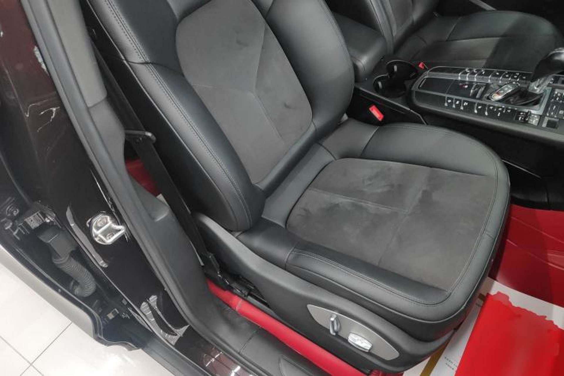Used Porsche Macan 2017 Macan 2.0T Right Front Seat