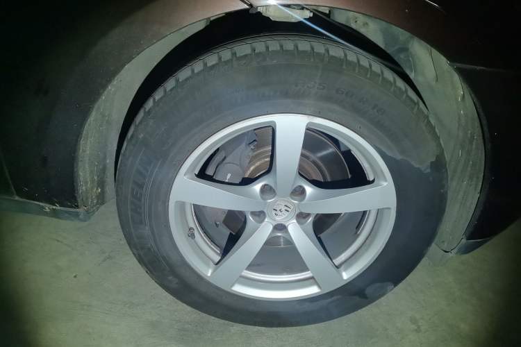 Used Porsche Macan 2017 Macan 2.0T Right Front Wheel Hub