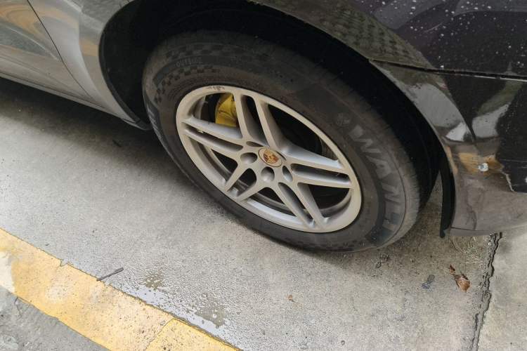 Used Porsche Macan 2017 Macan 2.0T Right Front Wheel Hub