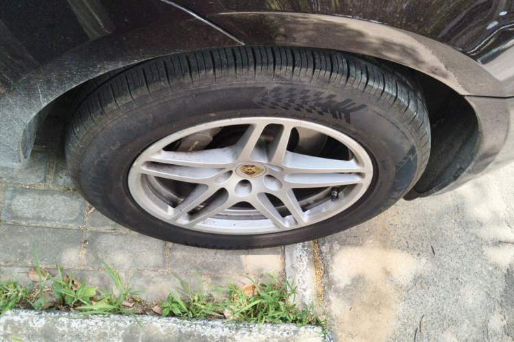 Used Porsche Macan 2017 Macan 2.0T Right Front Wheel Hub