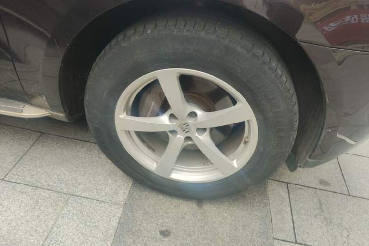 Used Porsche Macan 2017 Macan 2.0T Right Front Wheel Hub
