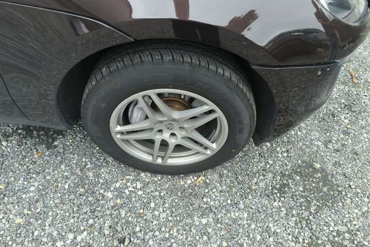 Used Porsche Macan 2017 Macan 2.0T Right Front Wheel Hub