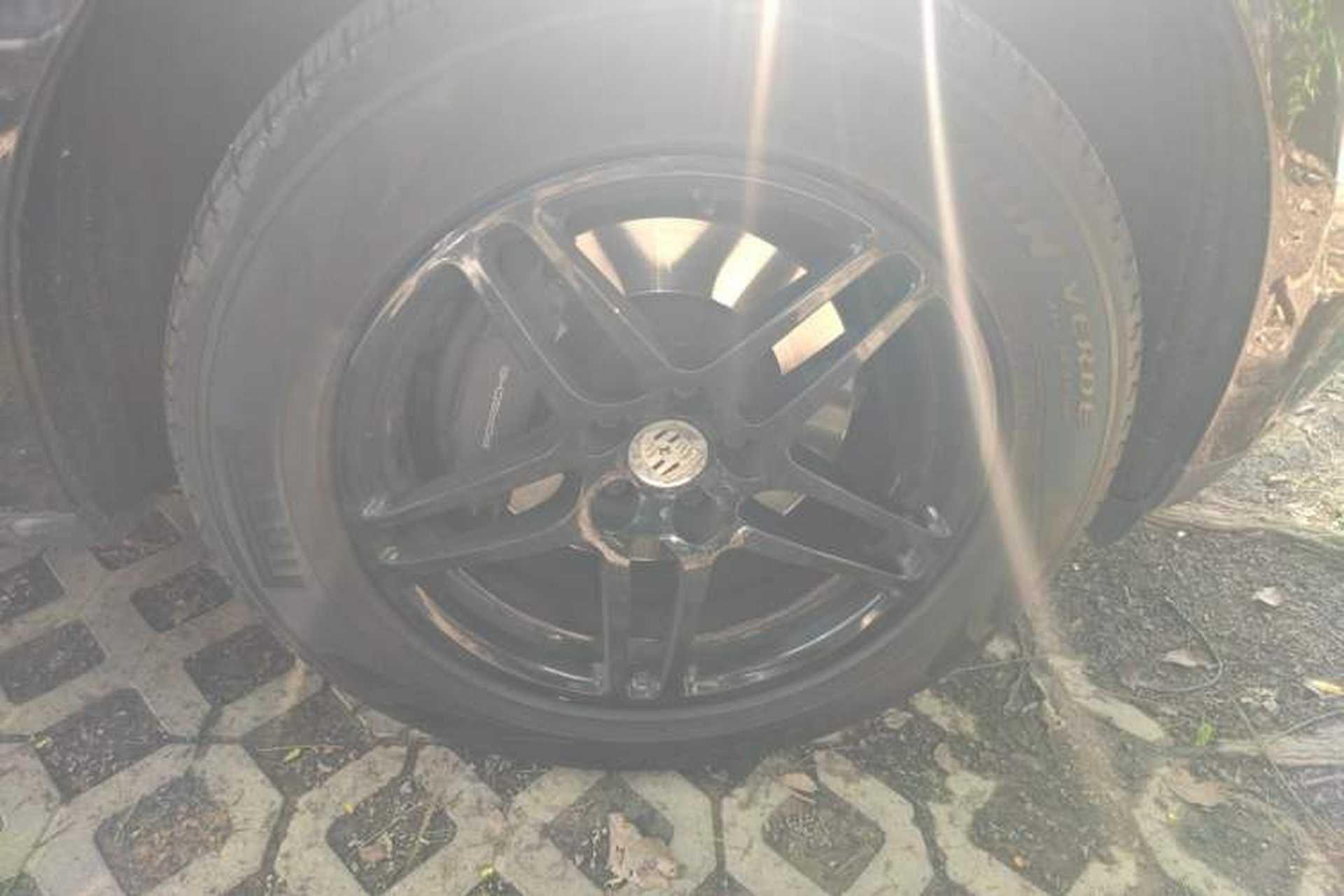 Used Porsche Macan 2017 Macan 2.0T Right Front Wheel Hub