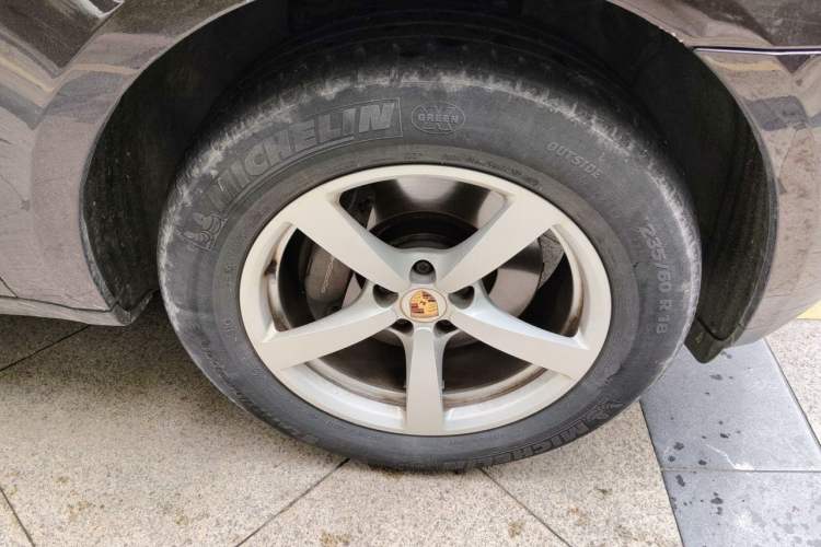 Used Porsche Macan 2017 Macan 2.0T Right Front Wheel Hub
