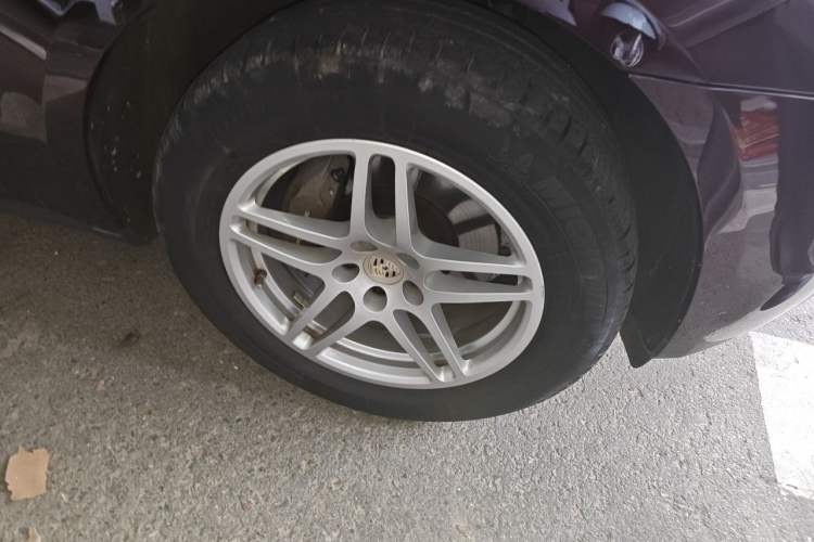 Used Porsche Macan 2017 Macan 2.0T Right Front Wheel Hub