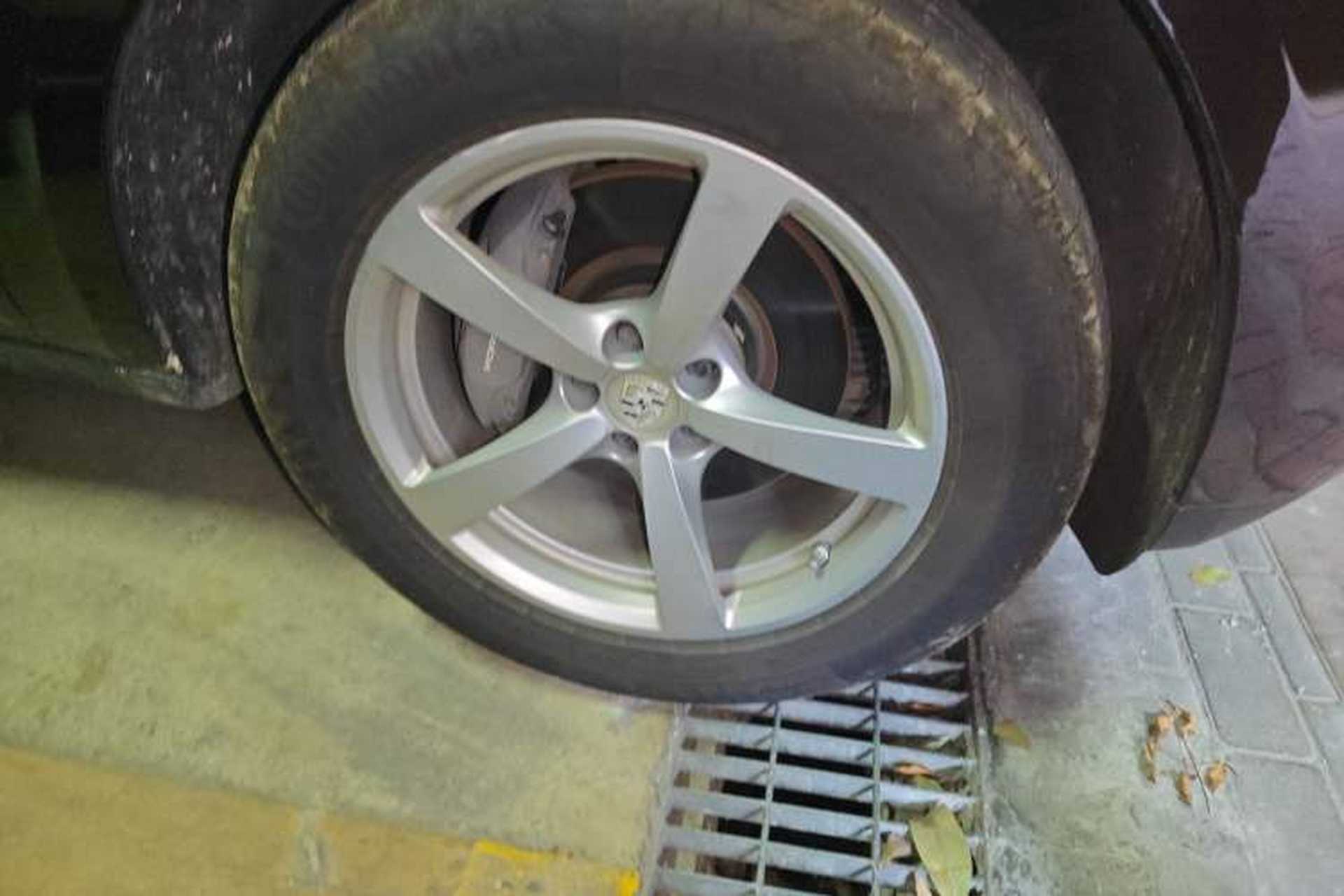 Used Porsche Macan 2017 Macan 2.0T Right Front Wheel Hub