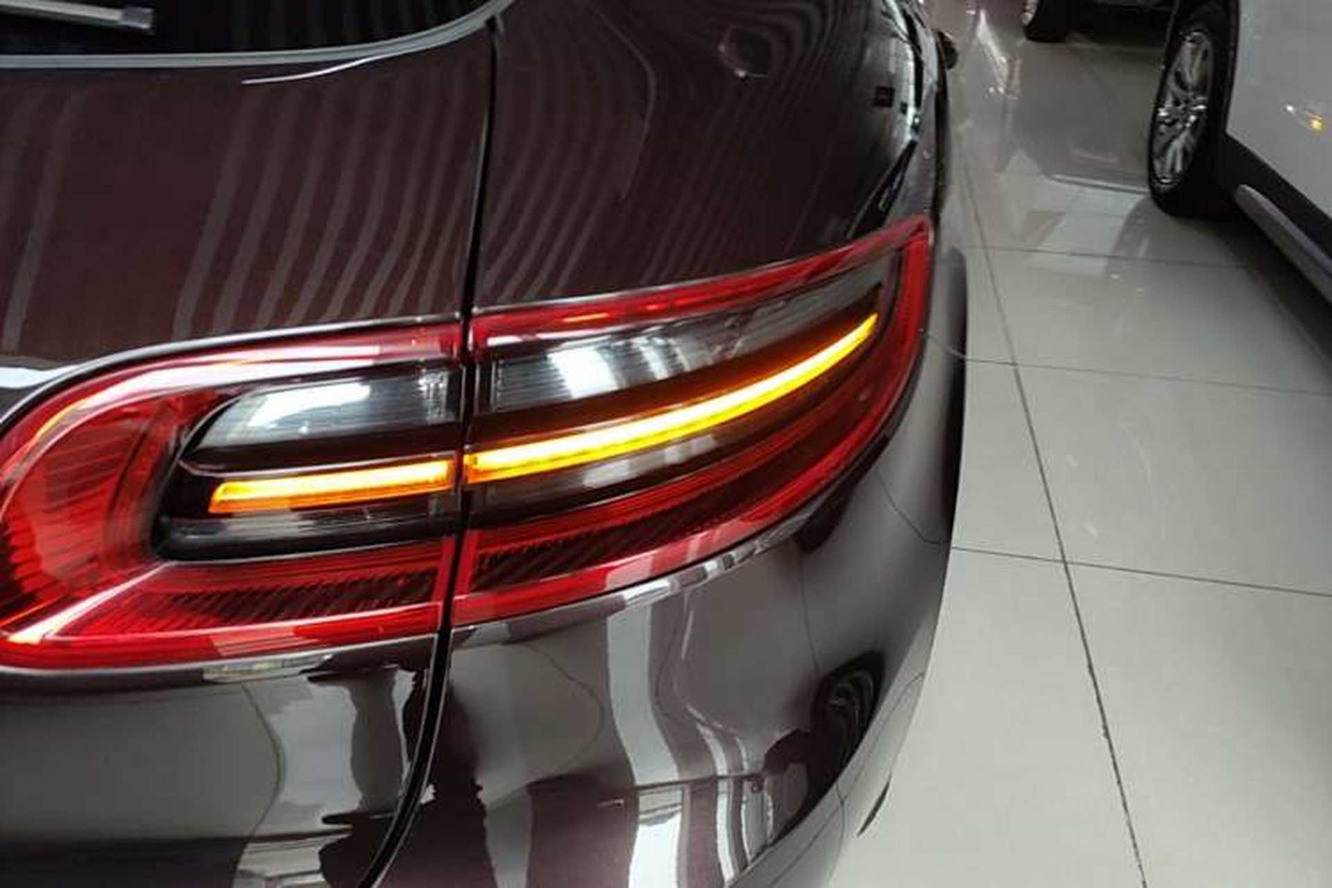 Used Porsche Macan 2017 Macan 2.0T Right Rear Taillight