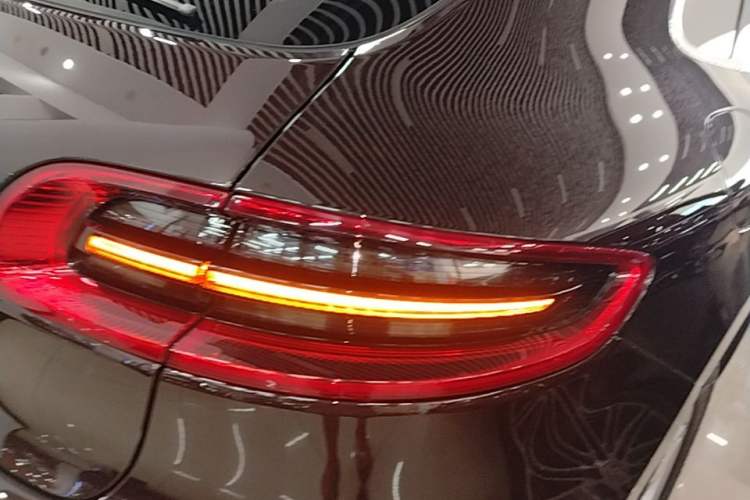 Used Porsche Macan 2017 Macan 2.0T Right Rear Taillight