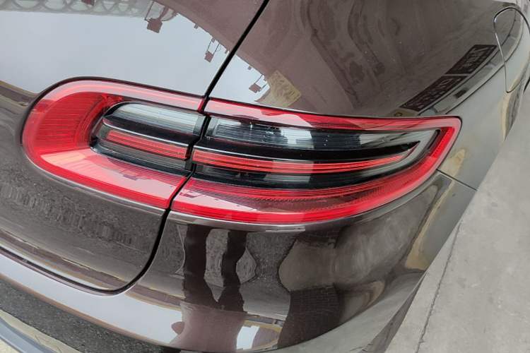 Used Porsche Macan 2017 Macan 2.0T Right Rear Taillight
