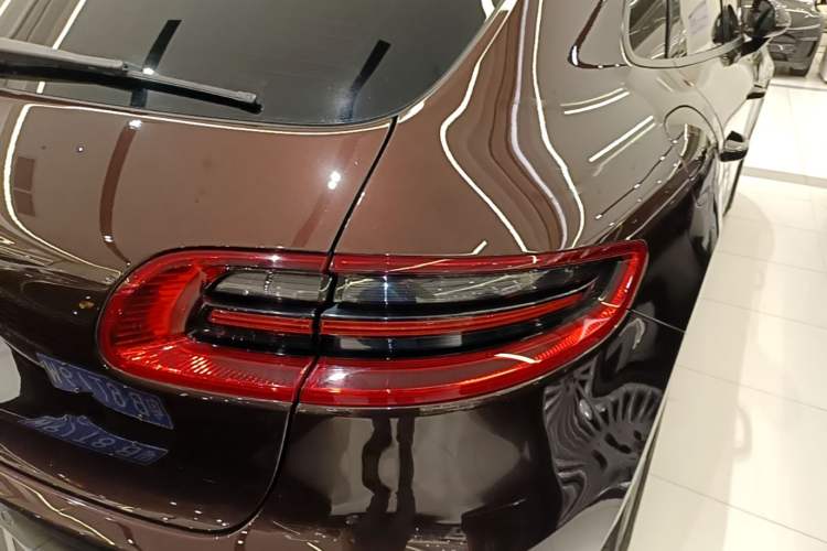 Used Porsche Macan 2017 Macan 2.0T Right Rear Taillight