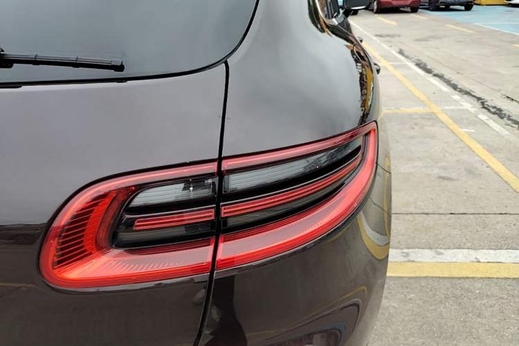 Used Porsche Macan 2017 Macan 2.0T Right Rear Taillight