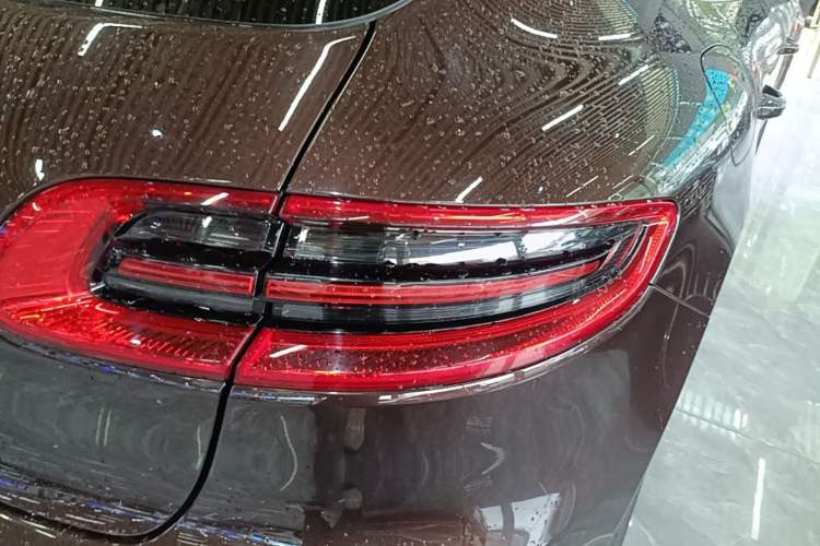 Used Porsche Macan 2017 Macan 2.0T Right Rear Taillight
