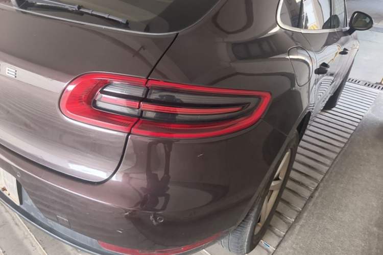 Used Porsche Macan 2017 Macan 2.0T Right Rear Taillight
