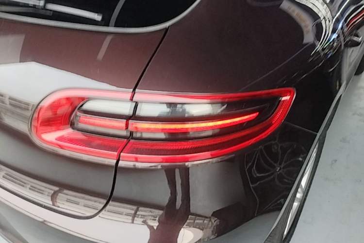 Used Porsche Macan 2017 Macan 2.0T Right Rear Taillight