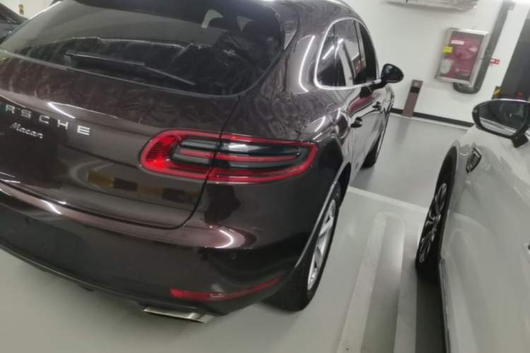 Used Porsche Macan 2017 Macan 2.0T Right Rear Taillight