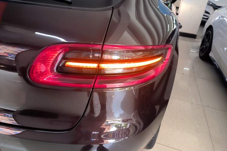 Used Porsche Macan 2017 Macan 2.0T Right Rear Taillight