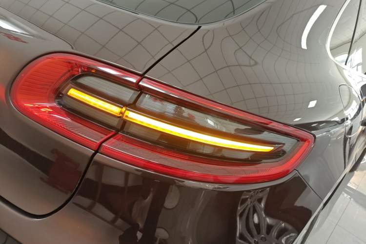 Used Porsche Macan 2017 Macan 2.0T Right Rear Taillight