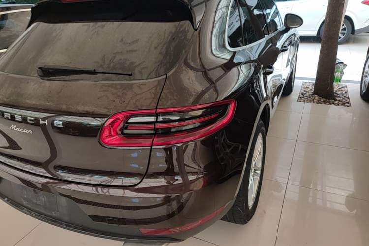 Used Porsche Macan 2017 Macan 2.0T Right Rear Taillight