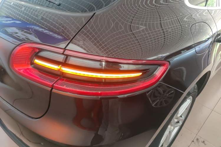 Used Porsche Macan 2017 Macan 2.0T Right Rear Taillight