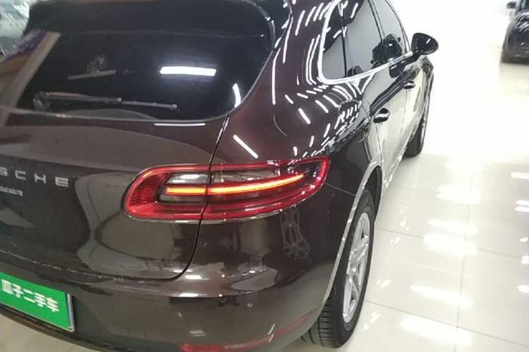 Used Porsche Macan 2017 Macan 2.0T Right Rear Taillight
