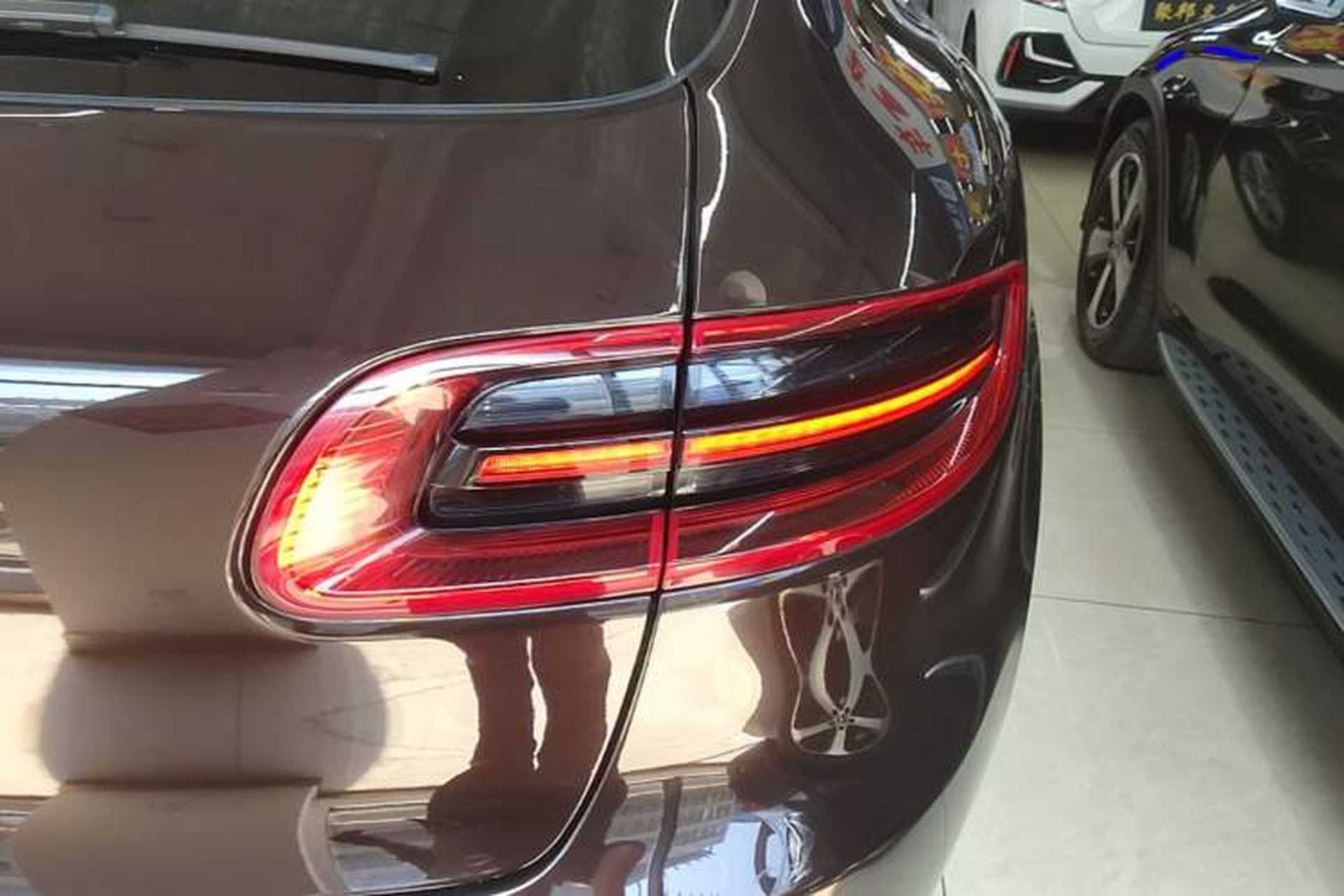 Used Porsche Macan 2017 Macan 2.0T Right Rear Taillight