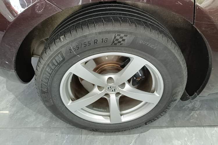 Used Porsche Macan 2017 Macan 2.0T Right Rear Wheel Hub