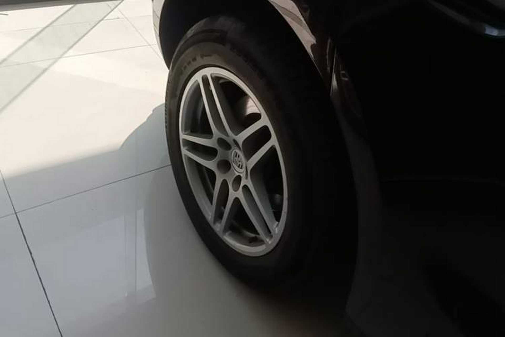 Used Porsche Macan 2017 Macan 2.0T Right Rear Wheel Hub