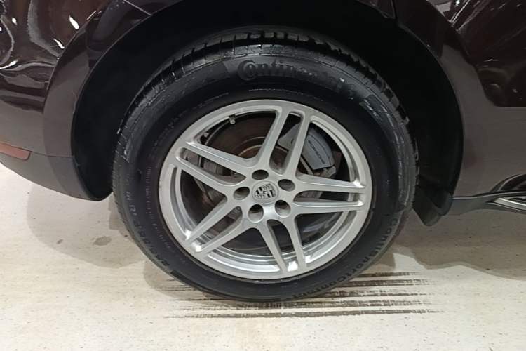 Used Porsche Macan 2017 Macan S 3.0T Right Rear Wheel Hub