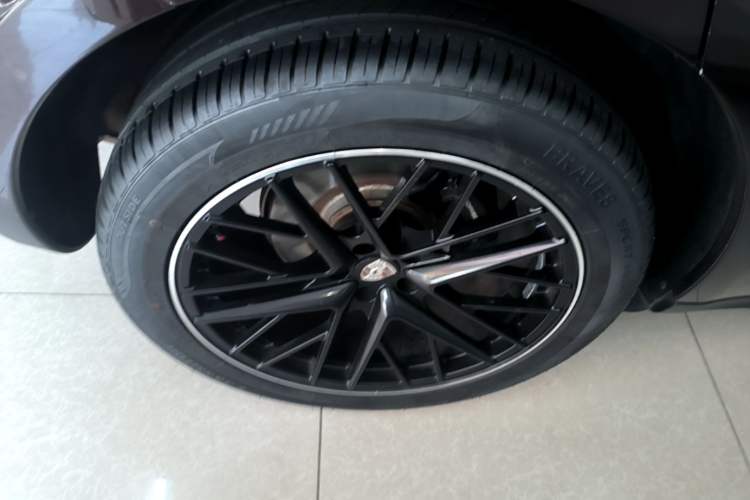 Used Porsche Macan 2017 Macan 2.0T Right Rear Wheel Hub