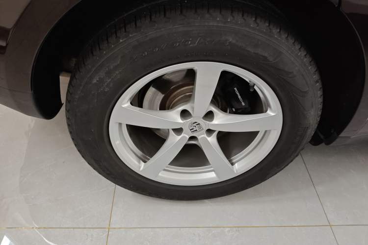 Used Porsche Macan 2017 Macan 2.0T Right Rear Wheel Hub