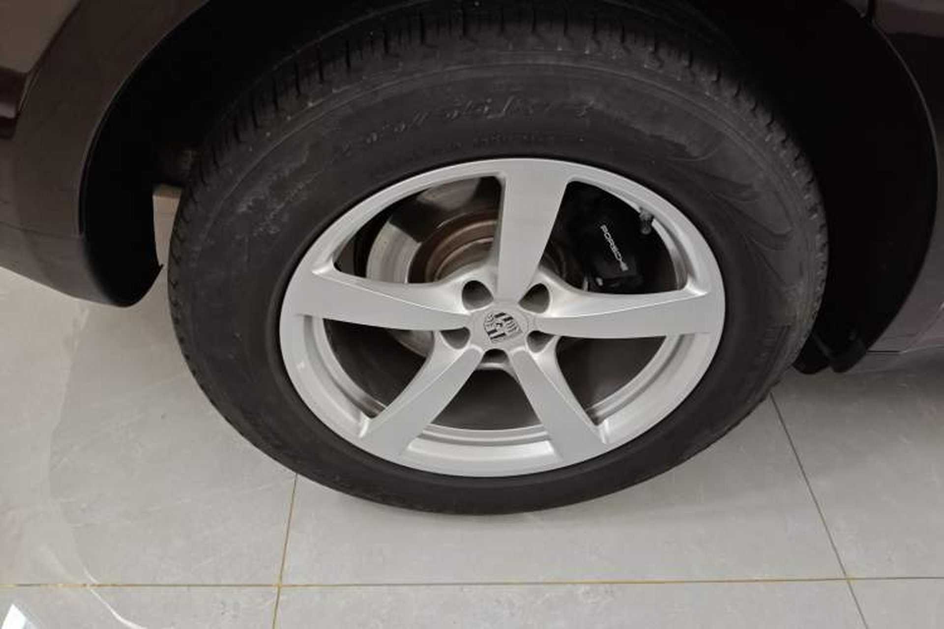 Used Porsche Macan 2017 Macan 2.0T Right Rear Wheel Hub