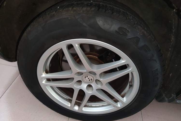 Used Porsche Macan 2017 Macan 2.0T Right Rear Wheel Hub