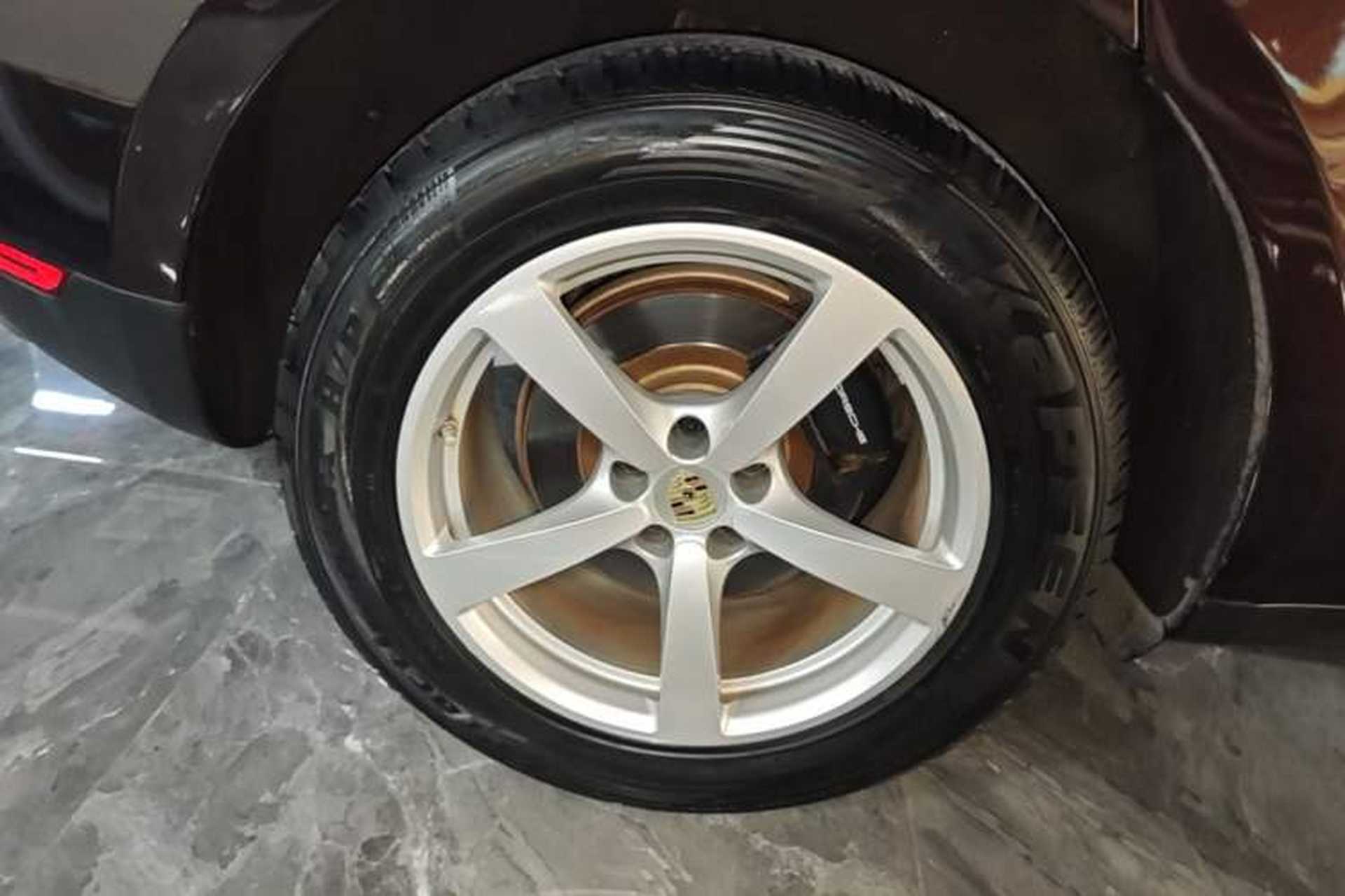Used Porsche Macan 2017 Macan 2.0T Right Rear Wheel Hub