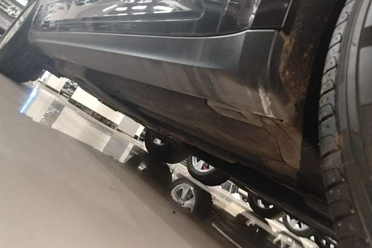 Used Porsche Macan 2017 Macan 2.0T Right Side Sill