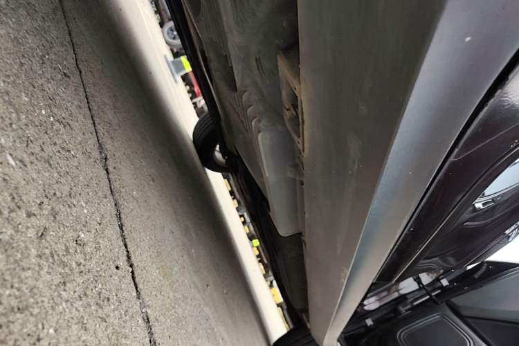 Used Porsche Macan 2017 Macan 2.0T Right Side Sill