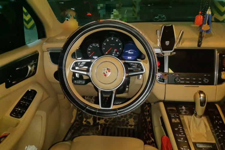 Used Porsche Macan 2017 Macan 2.0T Steering Wheel
