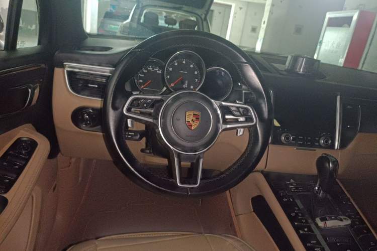 Used Porsche Macan 2017 Macan 2.0T Steering Wheel