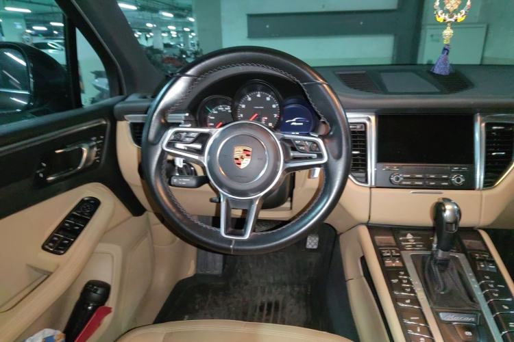 Used Porsche Macan 2017 Macan 2.0T Steering Wheel