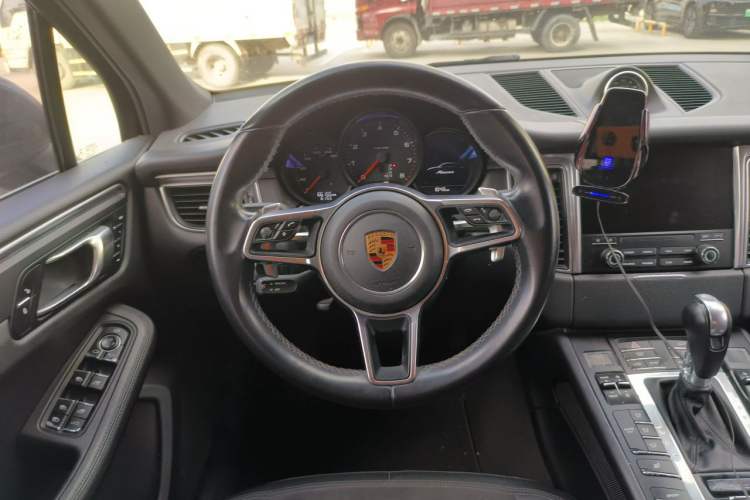 Used Porsche Macan 2017 Macan 2.0T Steering Wheel