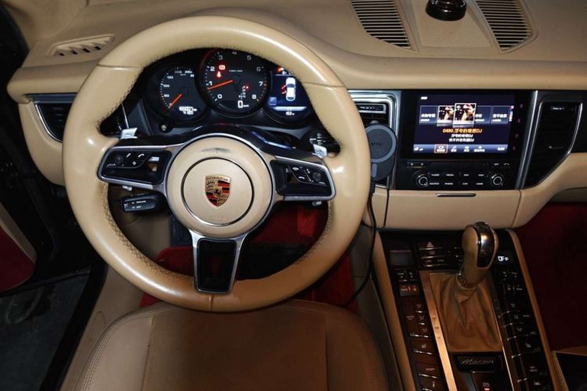 Used Porsche Macan 2017 Macan 2.0T Steering Wheel