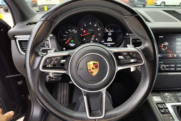 Used Porsche Macan 2017 Macan 2.0T Steering Wheel