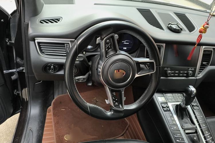 Used Porsche Macan 2017 Macan 2.0T Steering Wheel