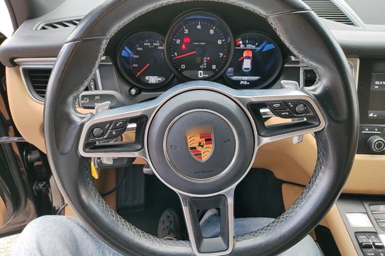 Used Porsche Macan 2017 Macan 2.0T Steering Wheel